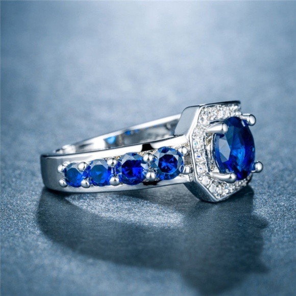 Unique 925 Silver Ring Round Cut Blue Sapphire - Picture 2 of 3